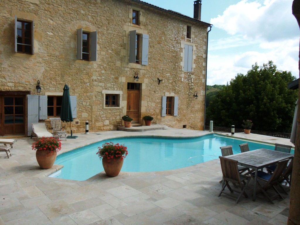 La qualité Piscines et Décors du Sud pour la construction de votre piscine classique