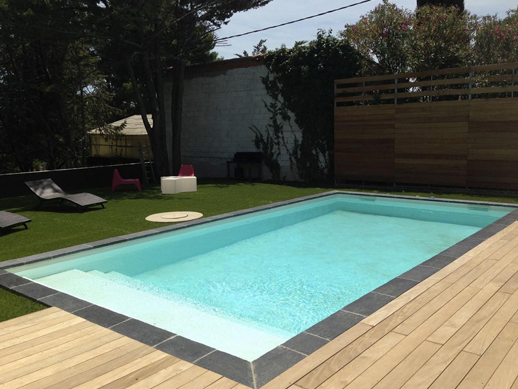 Construire une piscine en polyester avec Piscines et Décors du Sud