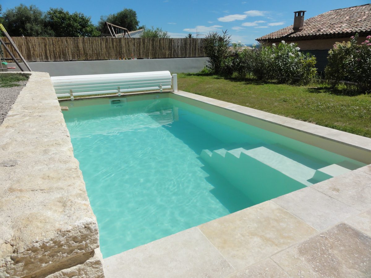 Piscine coque polyester