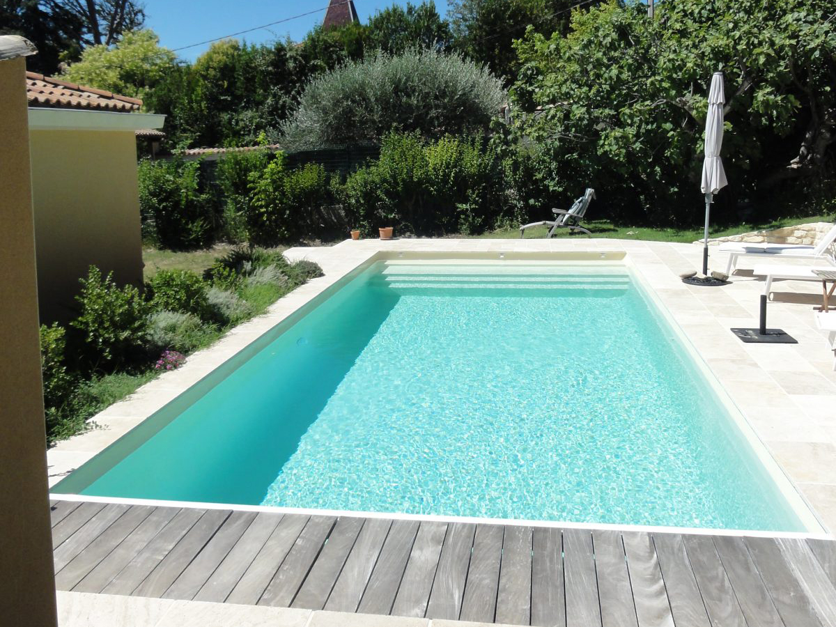 Piscine coque polyester